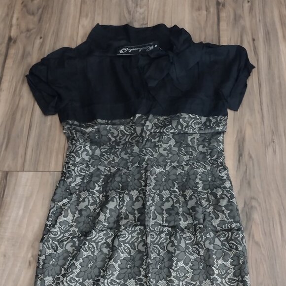 Rachael G. Black and Gold Floral Print Dress, Size 4 - Picture 4 of 16